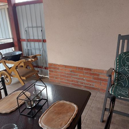 Apartament Akacvirag Airport Vendeghaz Debreczyn Zewnętrze zdjęcie