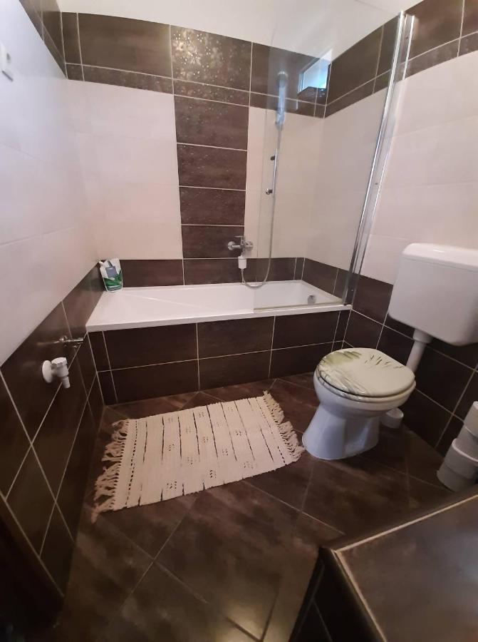 Apartament Akacvirag Airport Vendeghaz Debreczyn Zewnętrze zdjęcie