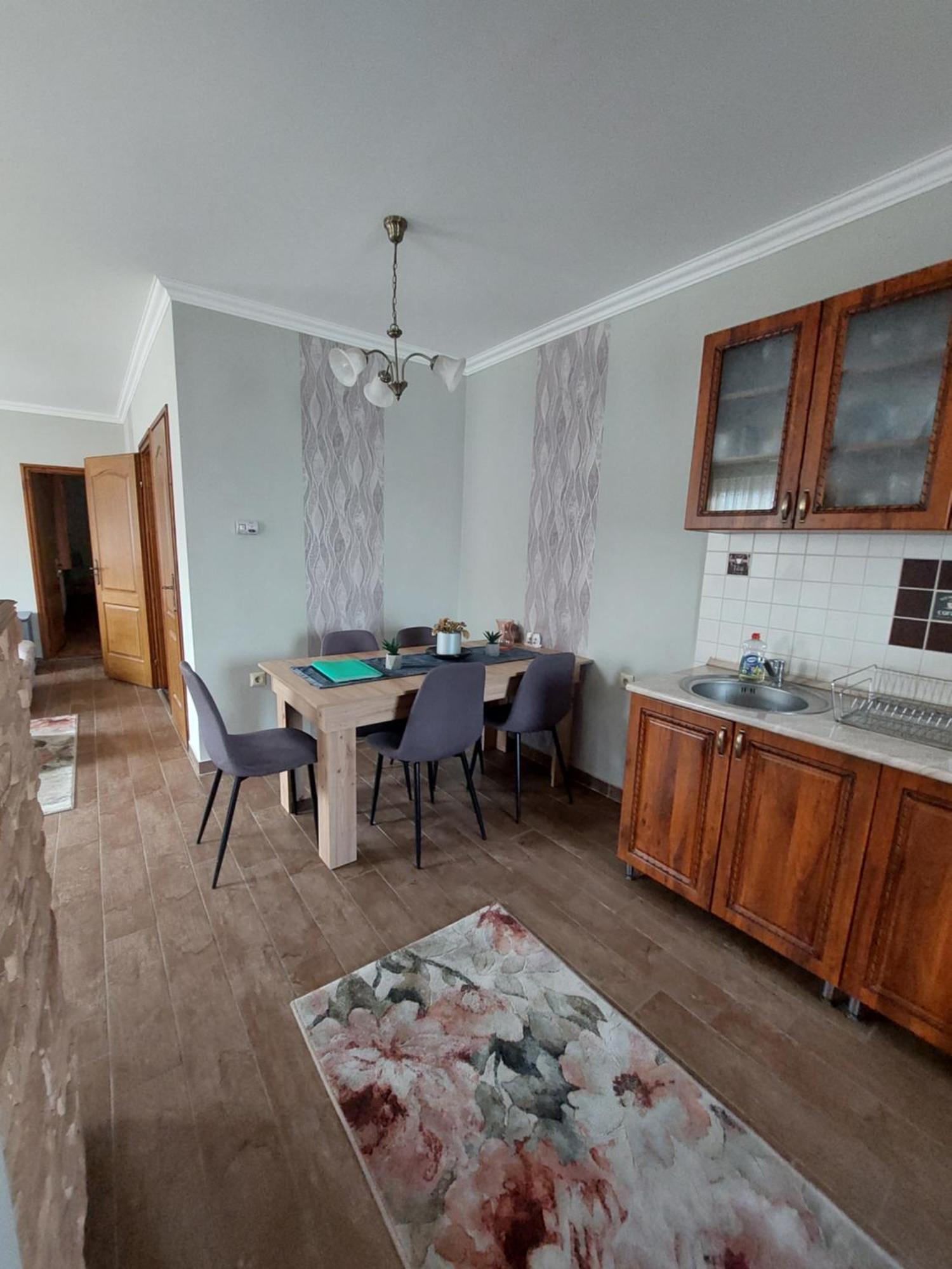 Apartament Akacvirag Airport Vendeghaz Debreczyn Zewnętrze zdjęcie