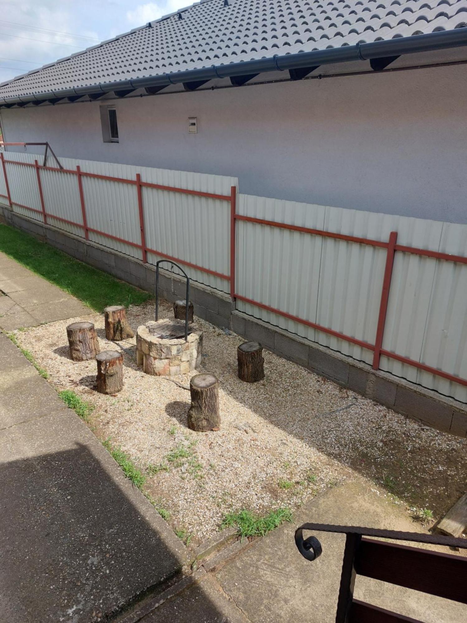 Apartament Akacvirag Airport Vendeghaz Debreczyn Zewnętrze zdjęcie
